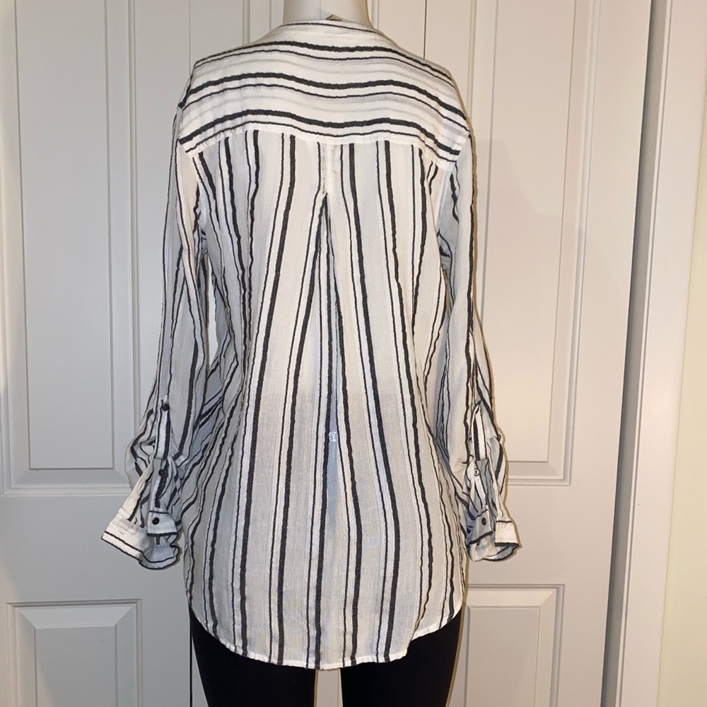 EUC lucky brand top - Picture 2 of 3